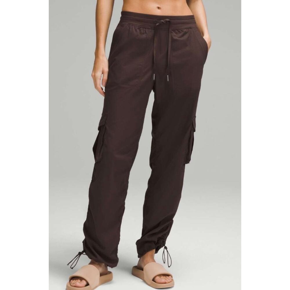 Lululemon Dance Studio Relaxed Fit Mid Rise Cargo Pants Medium - Picture 12 of 13